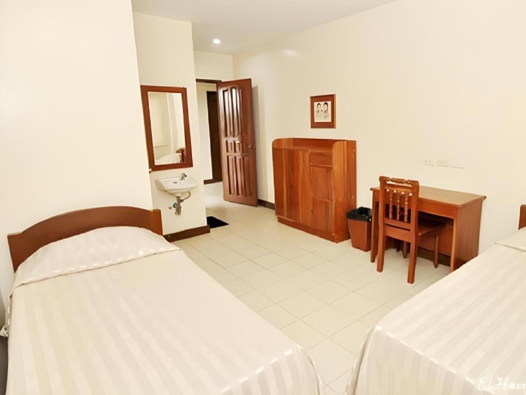 El Haciendero Private Hotel Iloilo City Exteriér fotografie